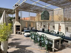 UNDER SALE CONTRACT – Riad de charme et douirya – 6 chambres avec sdb