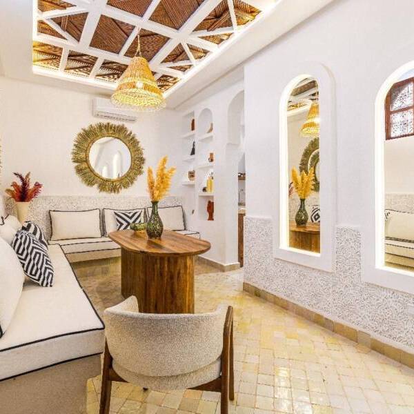 0fc02c92-a322-4039-826a-811bbbde1820