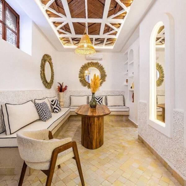 a1a40d69-035e-4dc5-814c-e5c03dac5a35