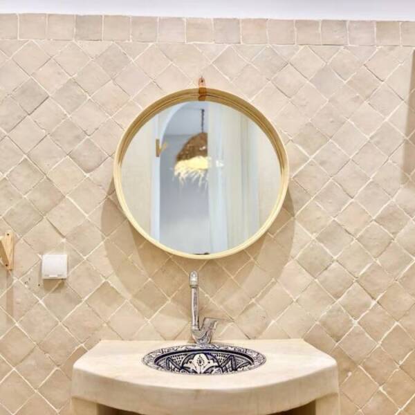 cfd4a312-f4f5-4205-8b37-d9ad55735f95